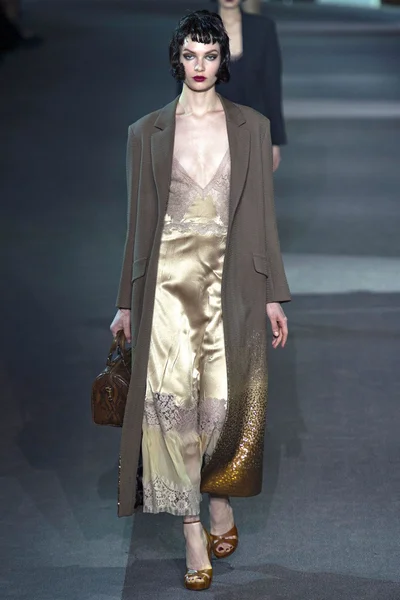 Look 27